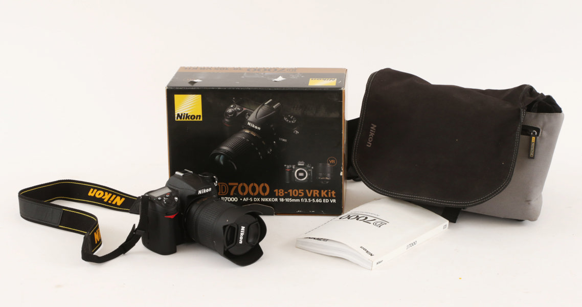 Systemkamera, Nikon D7000