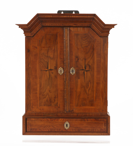 Väggskåp, senbarock, 1700-tal