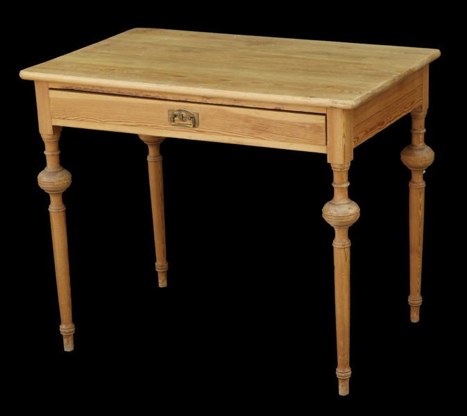 Bord med låda, omkring år 1900