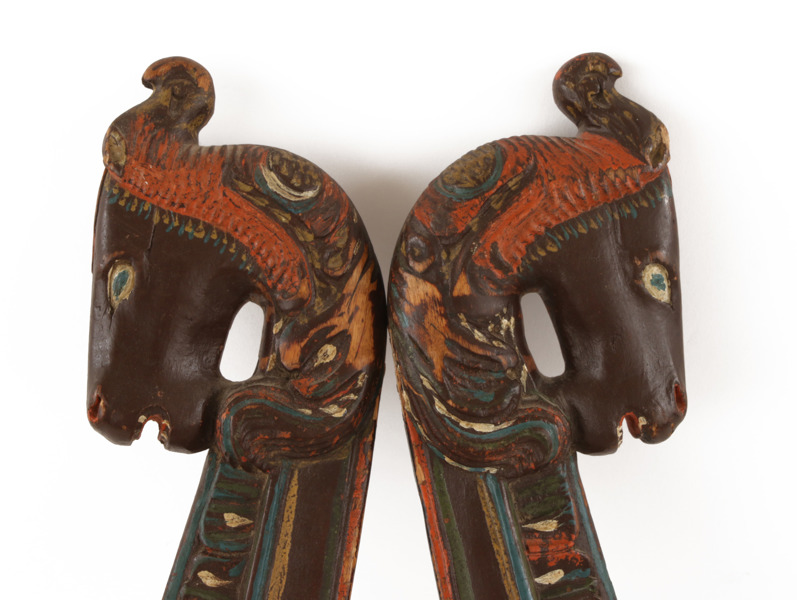 Lokor ett par, allmoge, 1800-tal