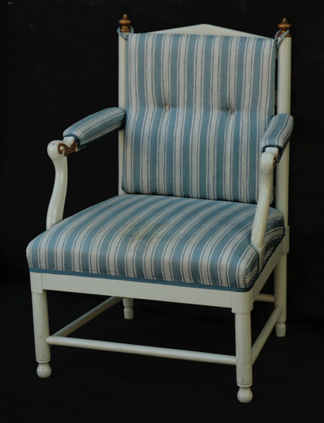 Fåtölj, gustaviansk stil, så kallad "Gripsholmsmodell"