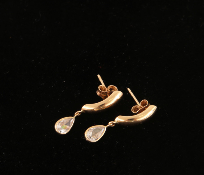 Örhängen ett par, 18k