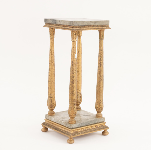 Piedestal, empirestil, 1900-tal