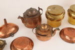 Parti koppar- och mässingsföremål, mestadels 1800-tal