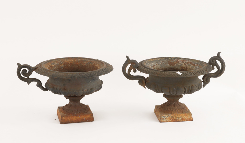 Trädgårdsurnor ett par, 1900-tal