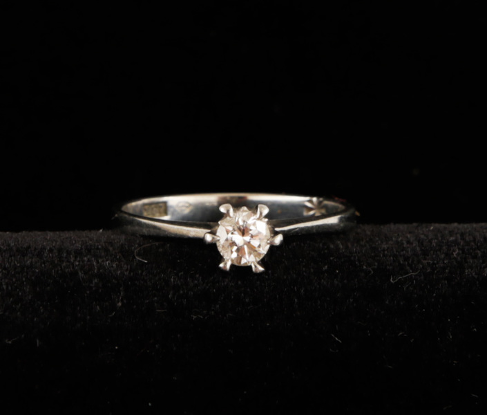 Enstensring i 18k vitguld