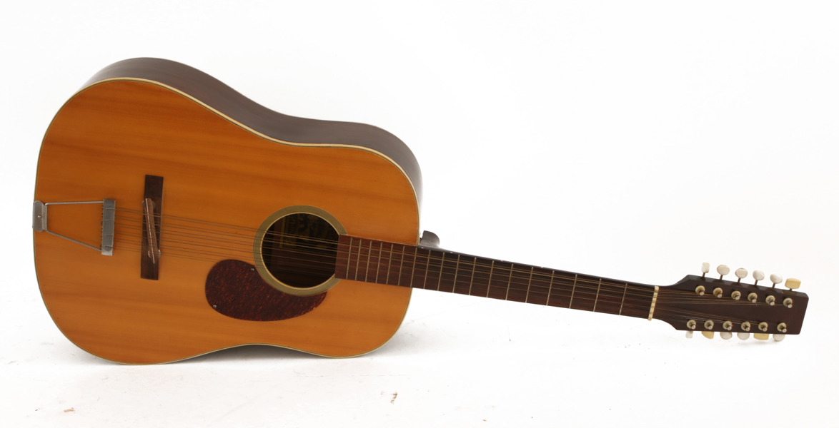 Tolvsträngad gitarr, Dean Markley