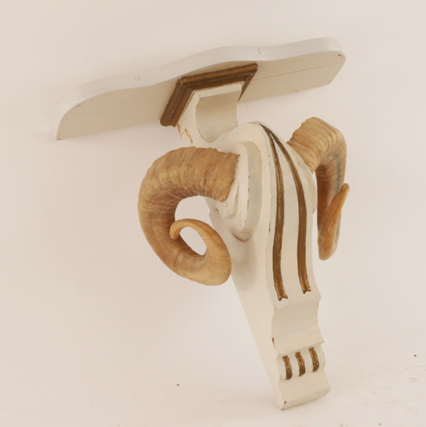 Vägghylla, omkring år 1900