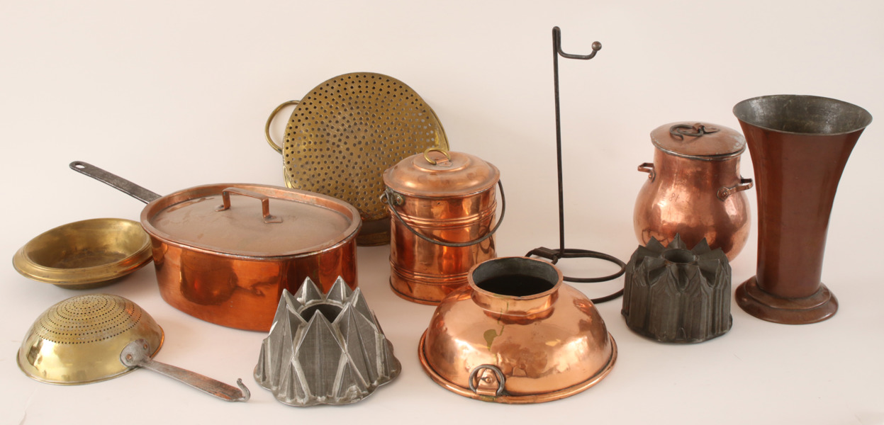 Metallföremål 11 delar, mestadels 1800-tal