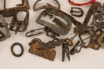 Parti antika spännen, byglar, m.m. 17/1800-tal