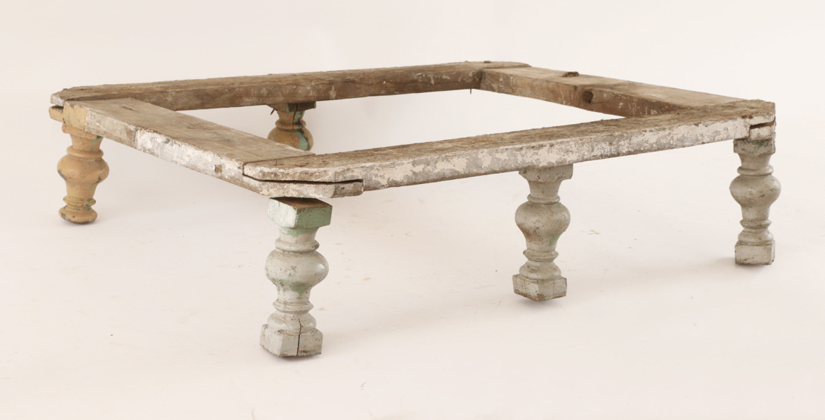 Underrede till kakelugn, 1700-tal