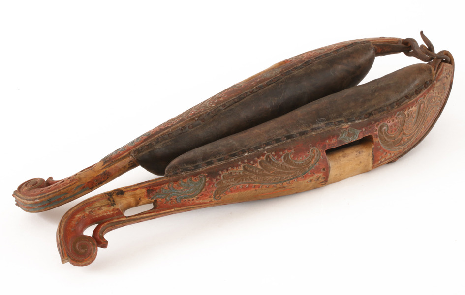 Lokor ett par, allmoge, 1800-tal