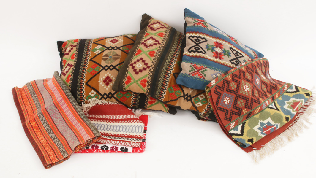 Allmogetextilier 8 delar, bl.a. tidigt 1900-tal