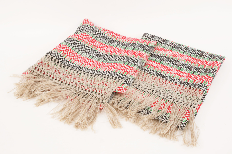 Allmogegardiner ett par, 1900-tal