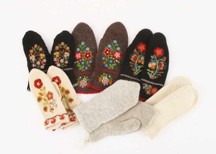 Stickade vantar 6 par