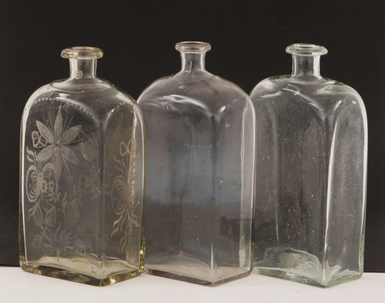 Brännvinsflaskor 3st, 1800-tal