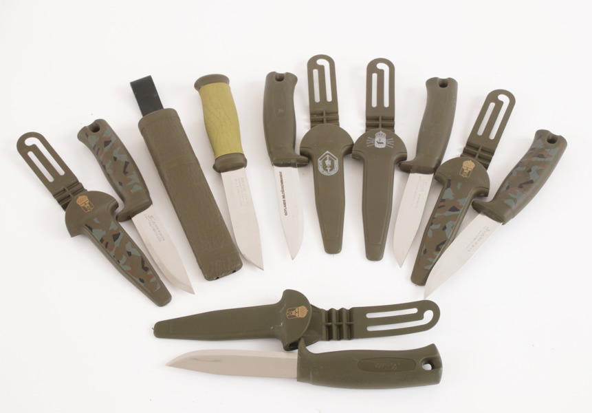 Knivar med slida 6st, bl.a. Gotlands Militärkommando