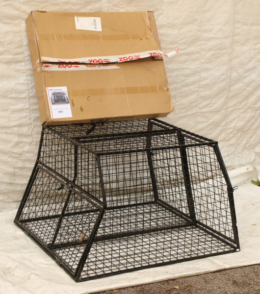 Hundbur samt hundgrind, bl..a Artfex