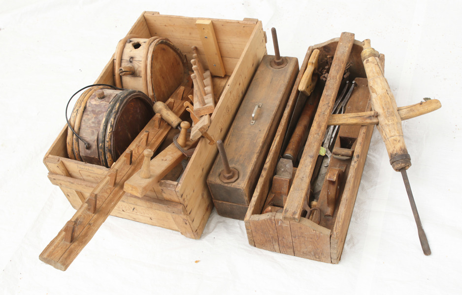 Parti allmogeföremål, antika redskap, m.m.