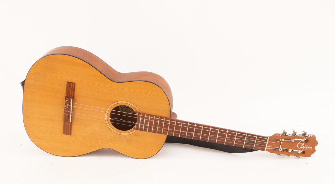 Akustisk gitarr, Bjärton, "Rosita"