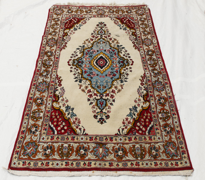 Handknuten matta, orientalisk