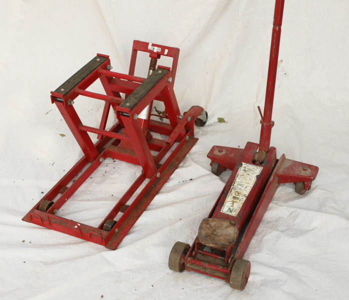 Domkraft samt motorcykeldomkraft