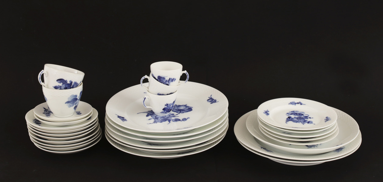 Matservisdelar, "Blå blomster", Royal Copenhagen