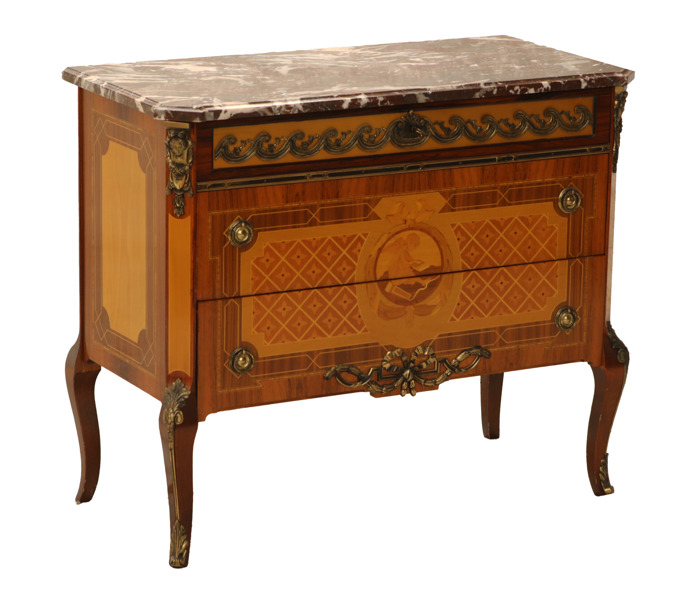 Byrå, gustaviansk stil, 1900-tal