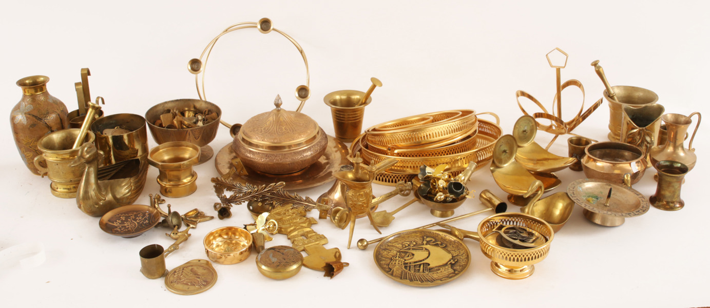 Parti mässingsföremål, m.m.