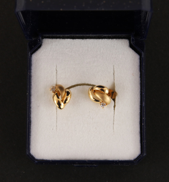 Örhängen ett par, 18k