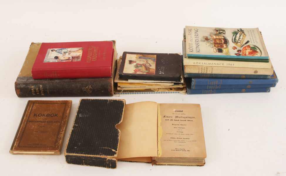 Parti äldre och antika kokböcker, bl.a. tryckt 1859