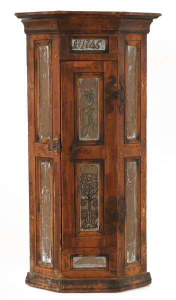 Vägghörnskåp, allmoge, barock, daterat 1745