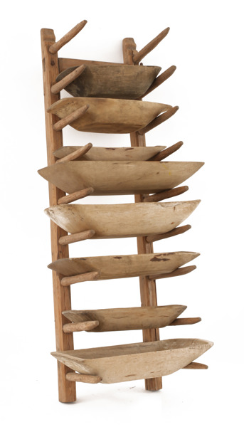 Tråghylla med 8st tråg, allmoge, 1800-tal