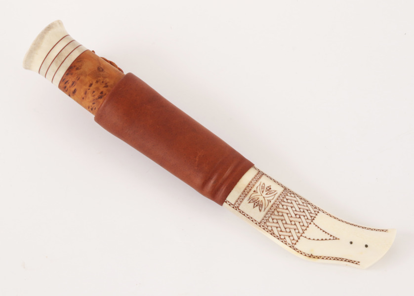 Kniv med slida, monogramsignerad TM