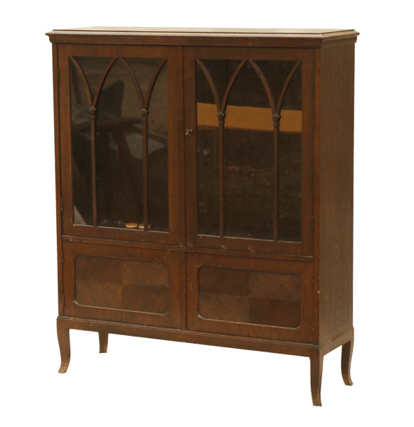 Vitrinskåp, 1900-talets första del