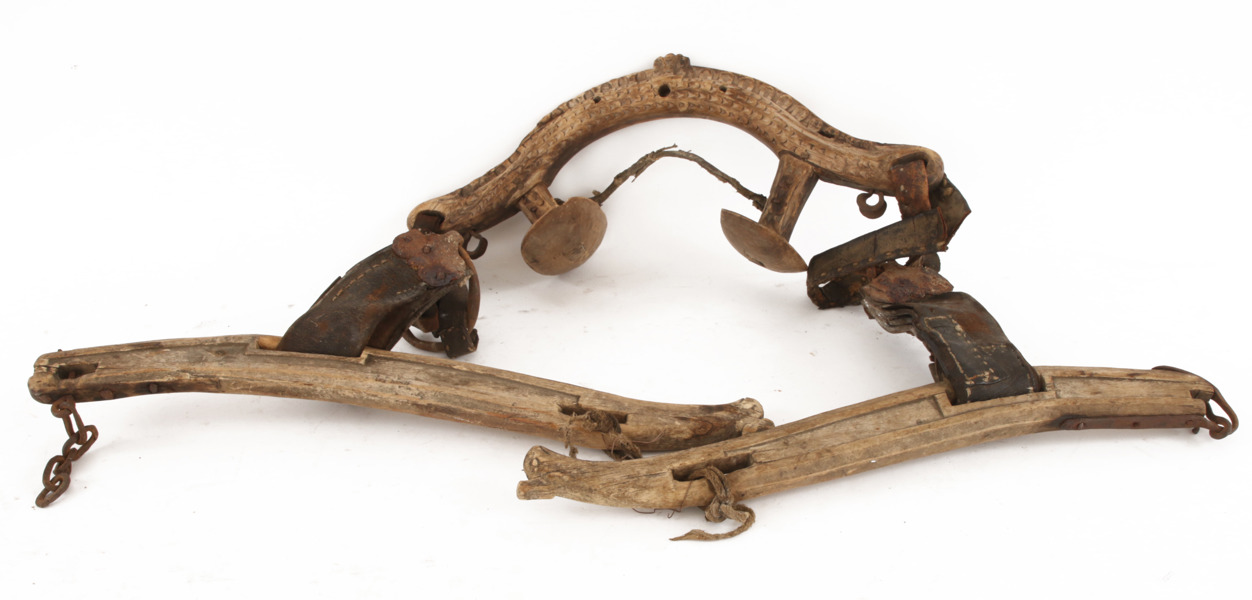 Selbåge samt lokor 2st, allmoge, 1700-tal