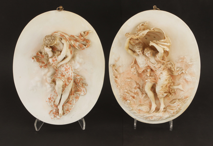 Väggreliefer ett par, omkring år 1900