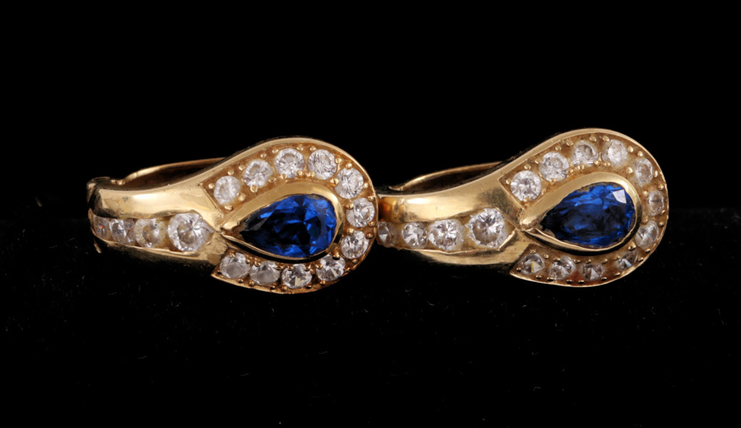 Örhängen ett par, 14k