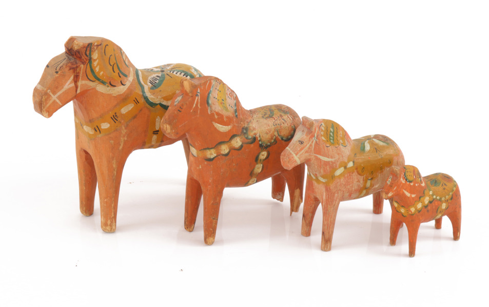 Dalahästar 4st, omkring 1900-talets mitt