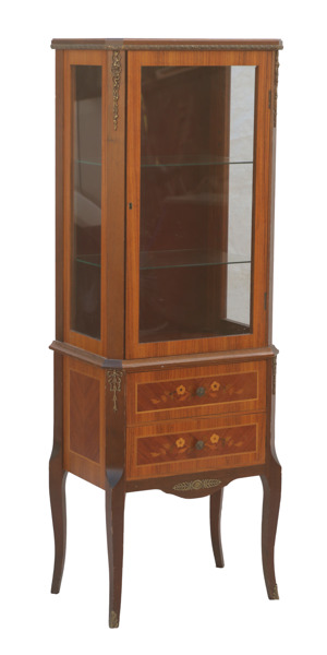 Vitrinskåp, gustaviansk stil, 1900-tal