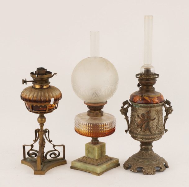 Bordsfotogenlampor 3st, omkring år 1900