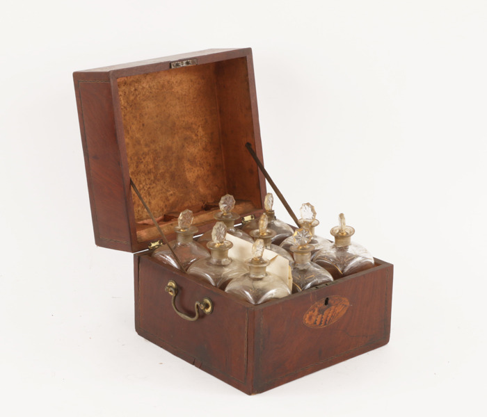 Flaskschatull, England, 17/1800-tal