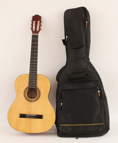 Akustisk gitarr, Cataluna, modell SGN-C81