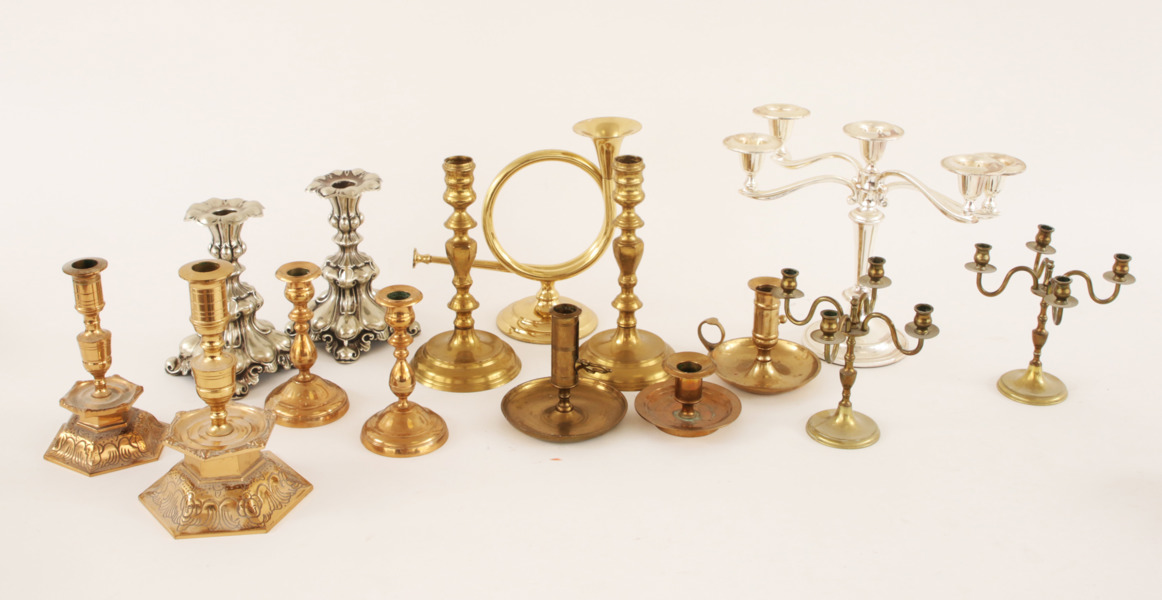 Parti ljusstakar och kandelabrar