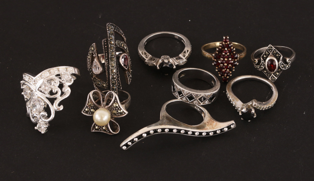 Ringar 9st, mestadels silver