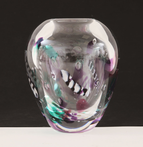 Vas, Bertil Vallien, Kosta Boda Ateljé