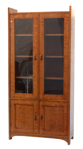 Vitrinskåp, 1900-talets början