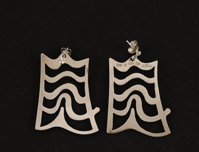 Örhängen ett par, sterlingsilver, Bertil Kempe, Västerås, 1988
