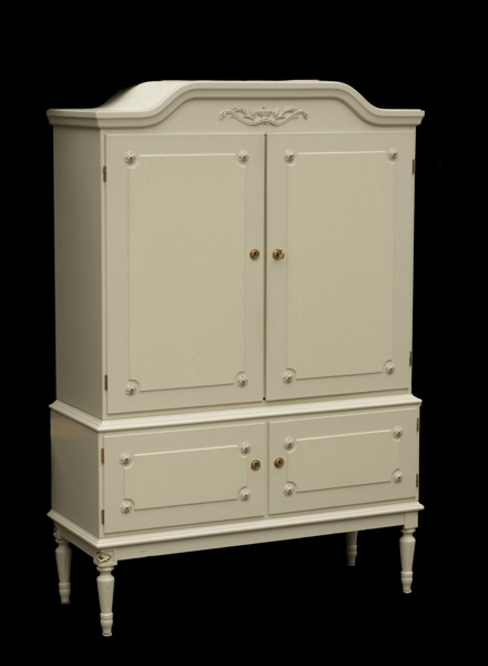 Salskåp, gustaviansk stil, 1900-talets andra hälft