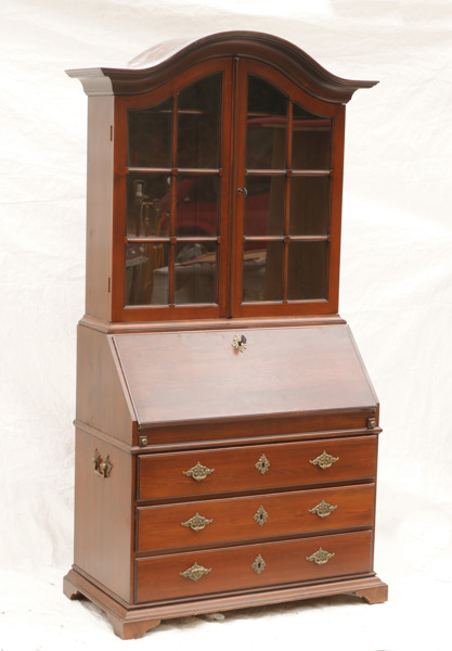 Skrivskåp med vitrin, 1900-talets andra hälft